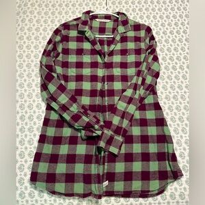 Women’s Woolrich Flannel Button Up Shirt Size Medium Purple/Green Color